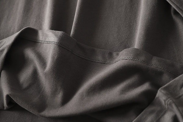 Bluză bărbătească cu mâneci lungi și aplicație