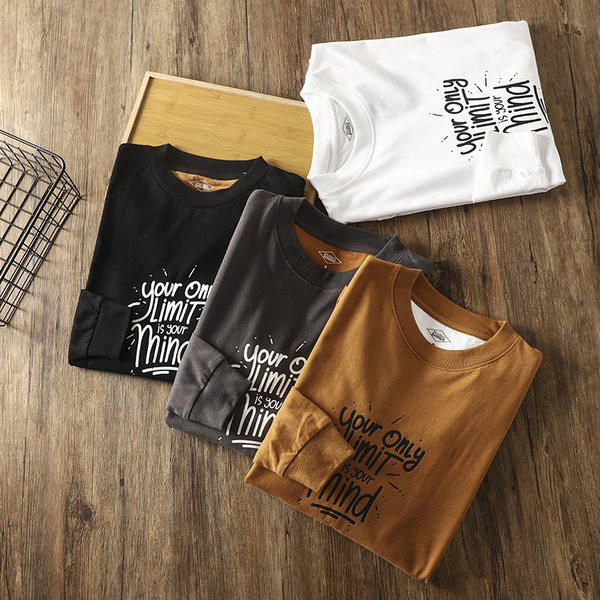 Bluză bărbătească cu mâneci lungi și aplicație