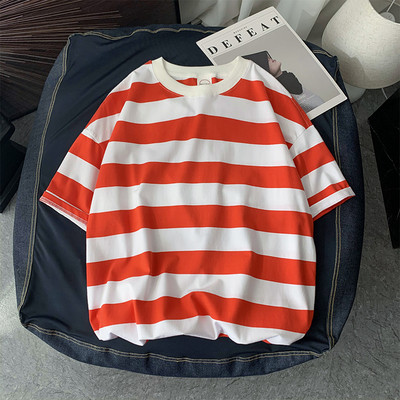 Ανδρικό ριγέ μπλουζάκι με φαρδύ μοντέλο