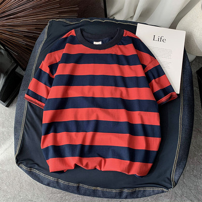 Ανδρικό ριγέ μπλουζάκι με φαρδύ μοντέλο