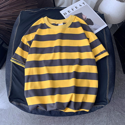 Ανδρικό ριγέ μπλουζάκι με φαρδύ μοντέλο