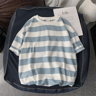 Ανδρικό ριγέ μπλουζάκι με φαρδύ μοντέλο