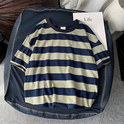 Ανδρικό ριγέ μπλουζάκι με φαρδύ μοντέλο