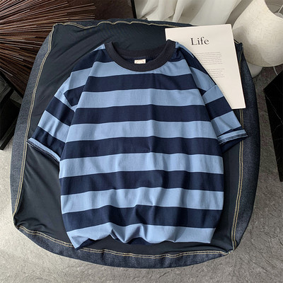 Ανδρικό ριγέ μπλουζάκι με φαρδύ μοντέλο