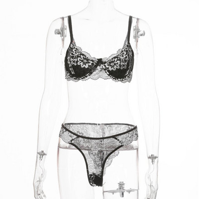 Set intim elegant cu broderie sutien și tanga
