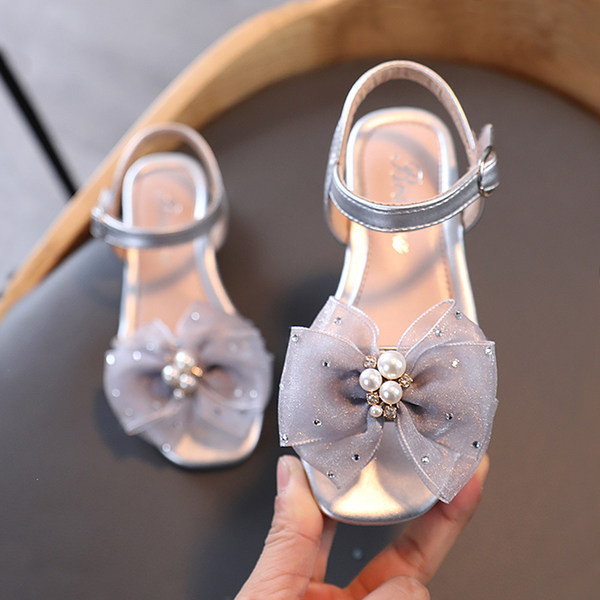 Sandale moderne cu panglică și cataramă