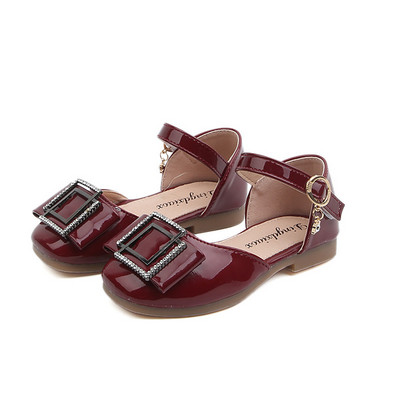 Sandale din piele lacuita cu decor - pietre