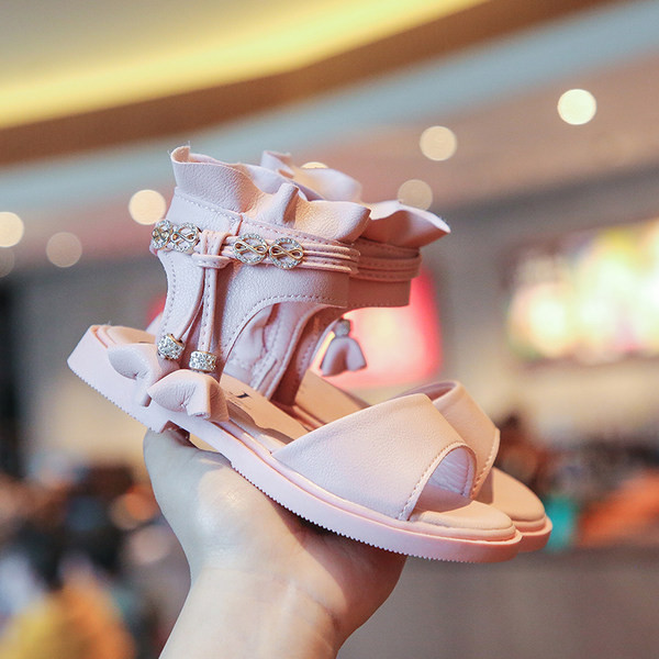 Model nou de sandale din piele pentru fete in trei culori