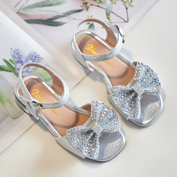 Sandale pentru copii actuale cu pietre și cataramă