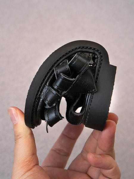 Ležerne dječje sandale s perlama i ravnim potplatom