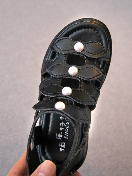 Ležerne dječje sandale s perlama i ravnim potplatom