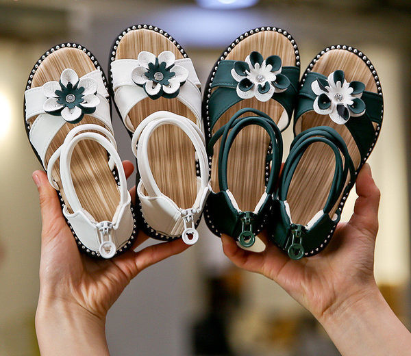 Sandale pentru copii cu fermoar si floare - stil roman