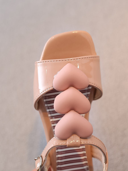 Sandale pentru copii cu cataramă și decor inimă