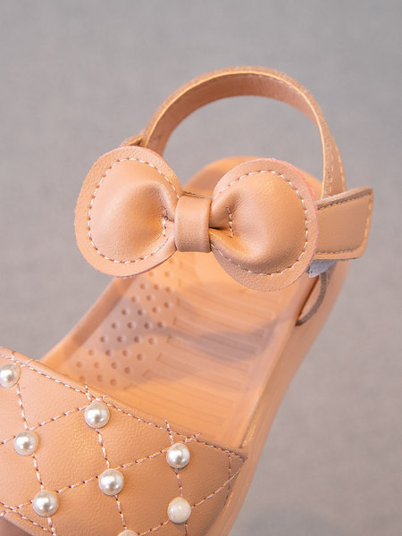 Sandale din piele pentru copii decorate cu perle si panglica