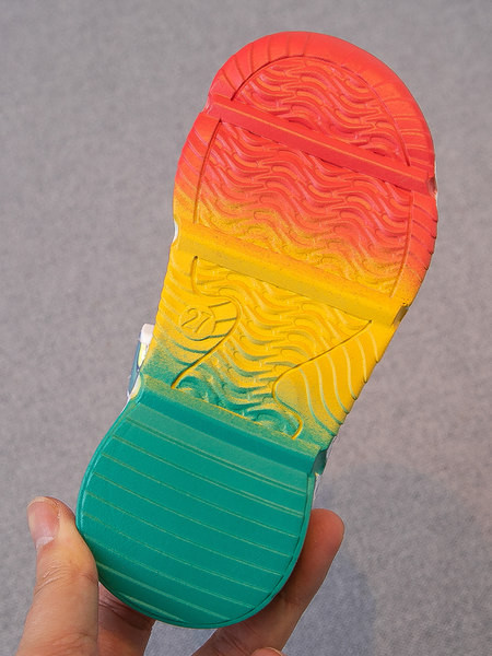 Sandale colorate pentru copii cu talpă plate și petice