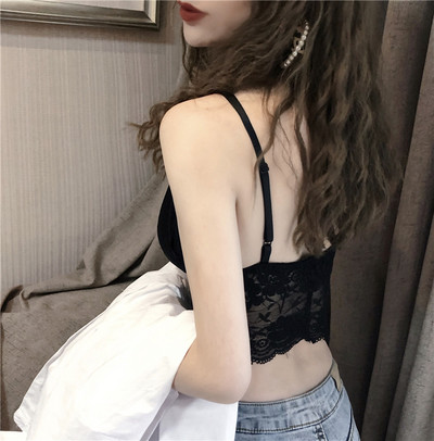 Elegantni ženski poprsje od čipke