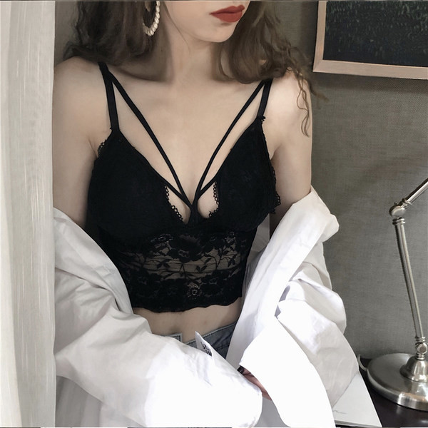 Elegantni ženski poprsje od čipke