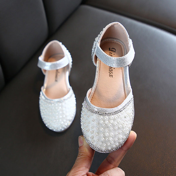 Sandale moderne cu perle și închidere cu velcro