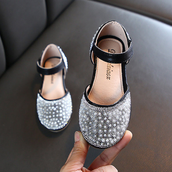 Sandale moderne cu perle și închidere cu velcro