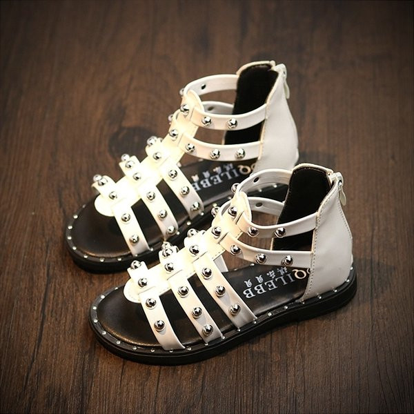 Sandale moderne pentru fete cu carouri metalice