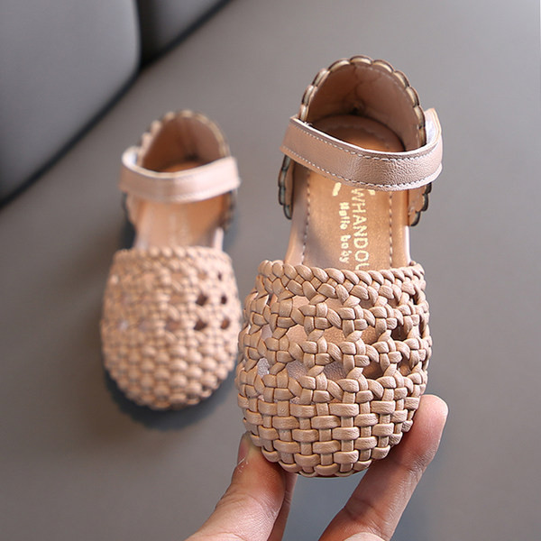 Sandale de dama actuale cu inchidere cu velcro