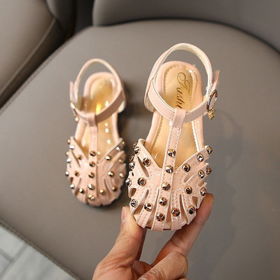 Moderne sandale za djevojčice od eko kože sa kockicama