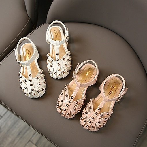 Moderne sandale za djevojčice od eko kože sa kockicama