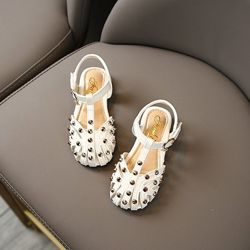 Moderne sandale za djevojčice od eko kože sa kockicama
