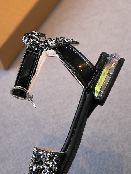 Sandale moderne pentru copii pentru fete cu pietre și cataramă