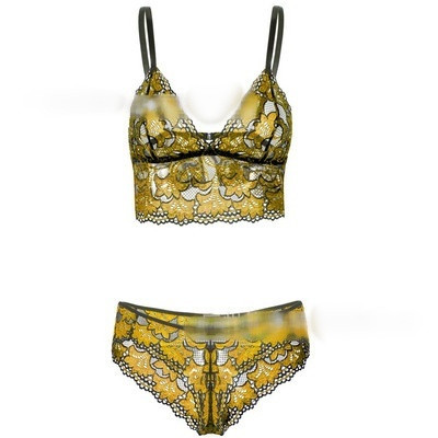 Aktuelan intimni cipkasti zenski komplet iz dva dela