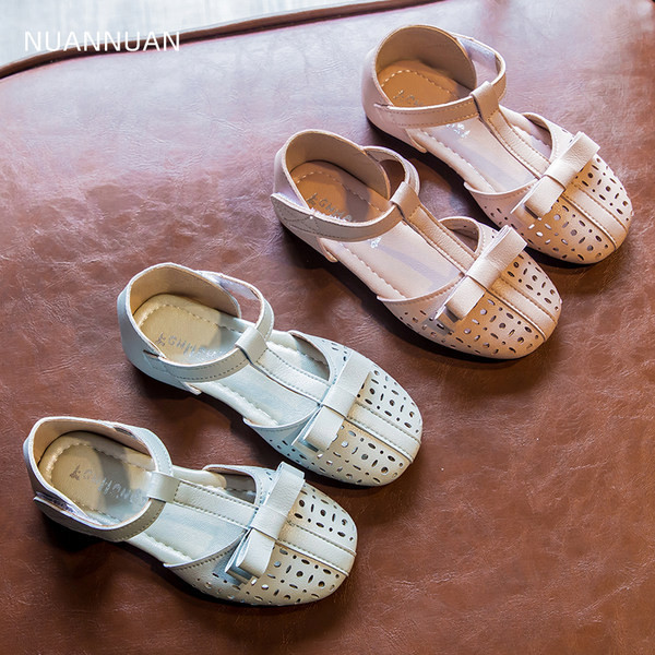 Sandale moderne pentru copii din piele artificială cu panglică pentru fete