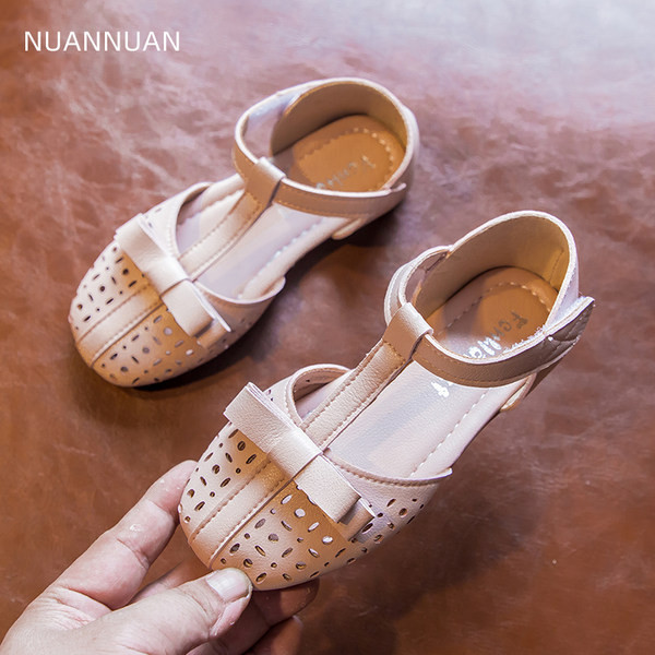 Sandale moderne pentru copii din piele artificială cu panglică pentru fete