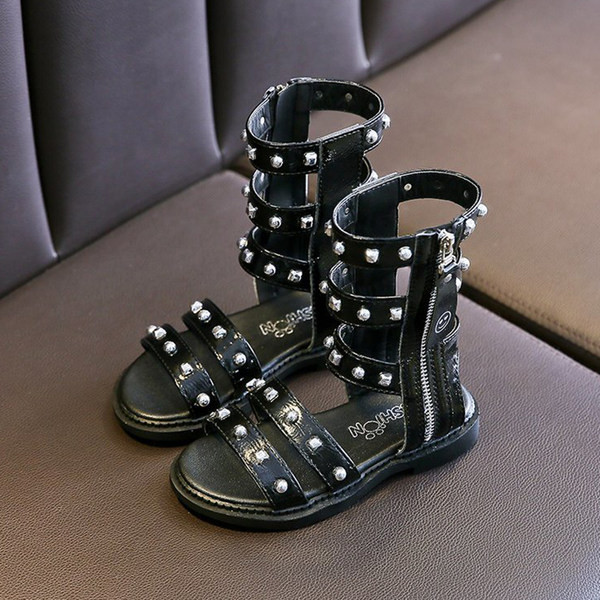 Παιδικά σανδάλια με μεταλλικά στοιχεία και φερμουάρ