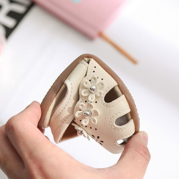 Sandale pentru copii din piele ecologica cu flori si perle