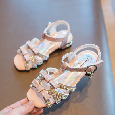 Μοντέρνα παιδικά σανδάλια με λουράκια βελκρό για κορίτσια σε τρία χρώματα