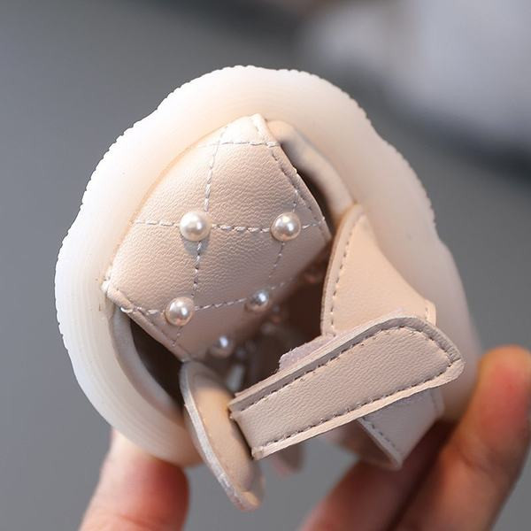 Sandale moderne pentru copii cu perle si panglica