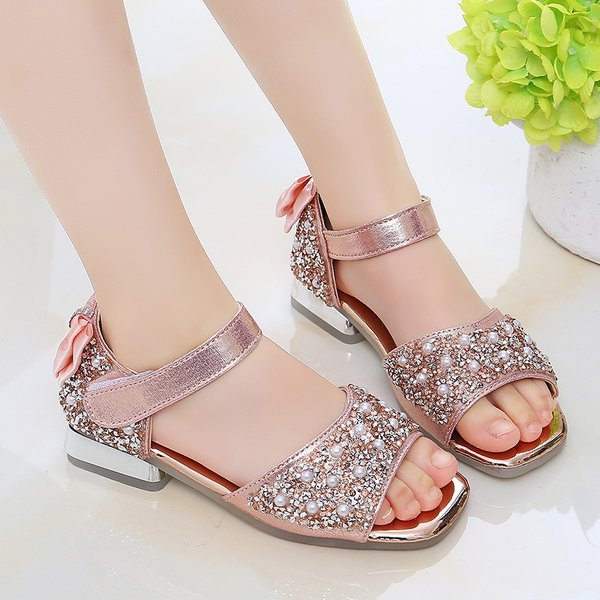 Sandale actuale pentru copii cu perle și efect strălucitor