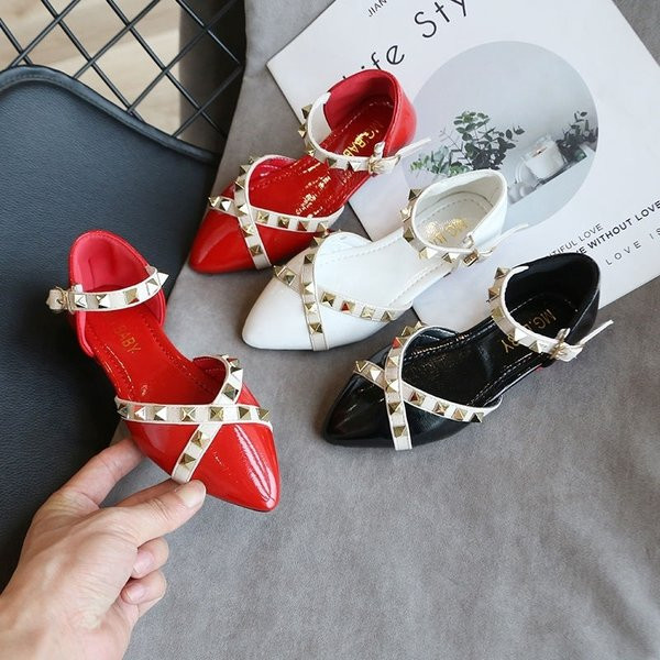 Sandale copii model ascutit cu carouri metalice