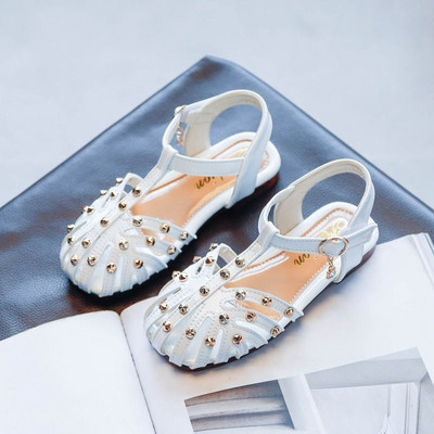 Sandale moderne din piele artificială cu carouri metalice