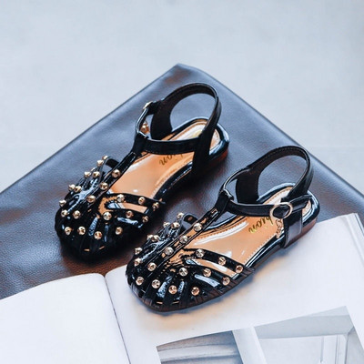 Sandale moderne din piele artificială cu carouri metalice