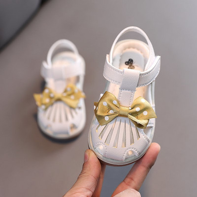 Παιδικά έκο δερμάτινα σανδάλια με διάστικτη πουά