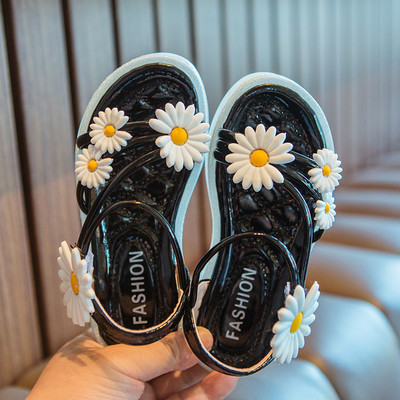 Model nou de sandale pentru copii cu margarete element 3D pentru fete