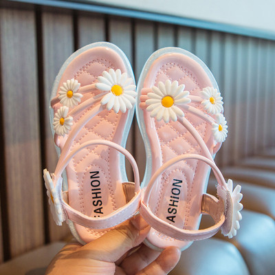 Model nou de sandale pentru copii cu margarete element 3D pentru fete