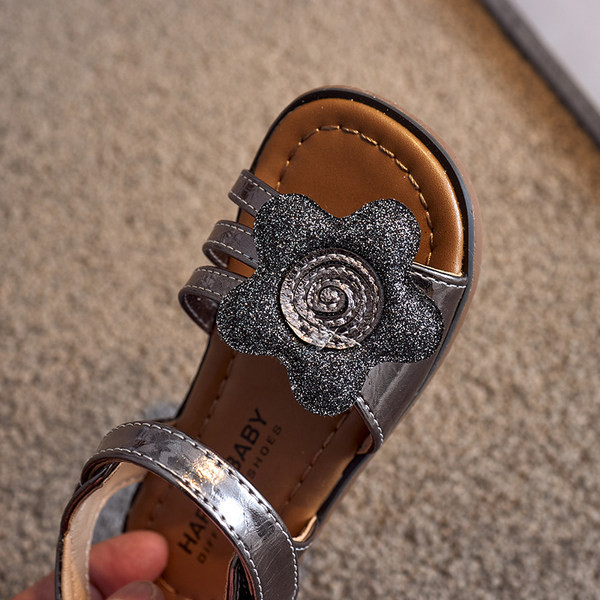 Sandale pentru copii cu plasture și decor 3D și talpă plată