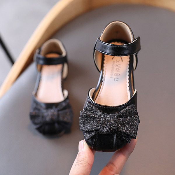 Sandale actuale cu inchidere cu panglica si velcro