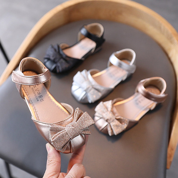 Sandale actuale cu inchidere cu panglica si velcro