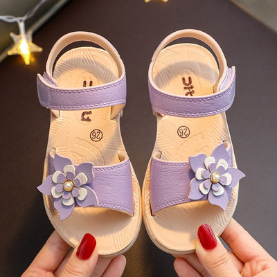Dječje sandale s 3D cvjetnim elementom i ravnim potplatom