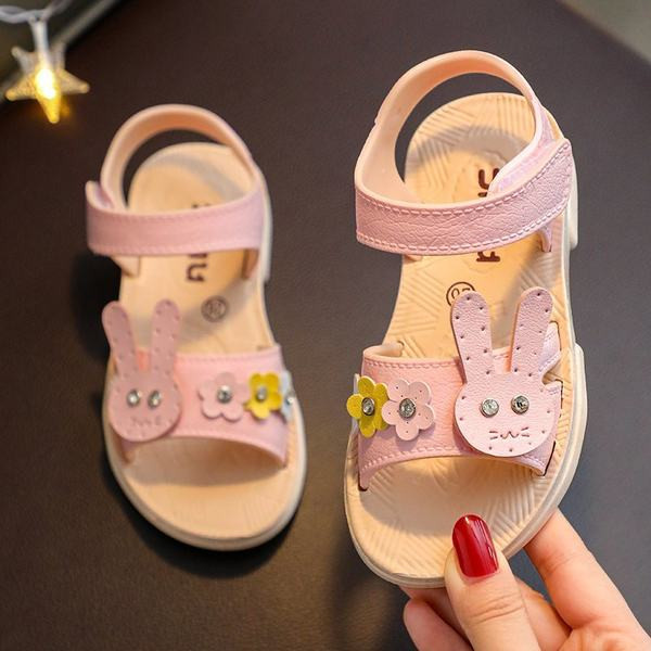 Sandale pentru copii cu talpă plată și element 3D iepure