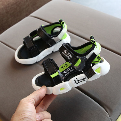 Sandale casual cu talpa luminoasa pentru fete