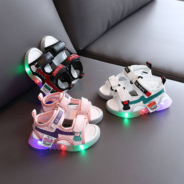 Sandale casual cu talpa luminoasa pentru fete